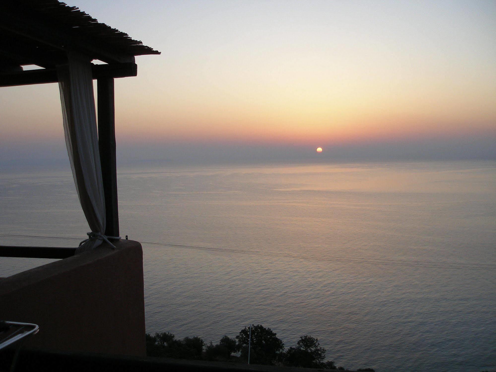 Apelon Tiritas Villas Leonídion Extérieur photo
